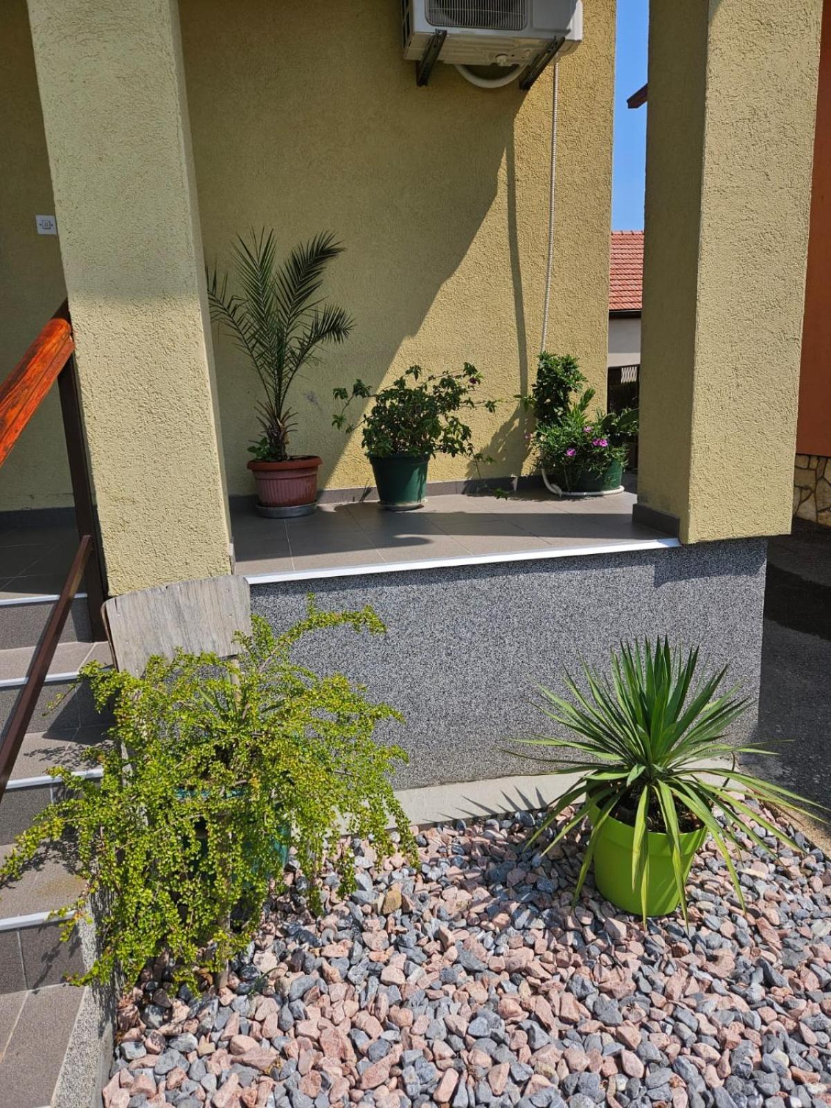 Studio Apartman Dora Ilok Exterior foto